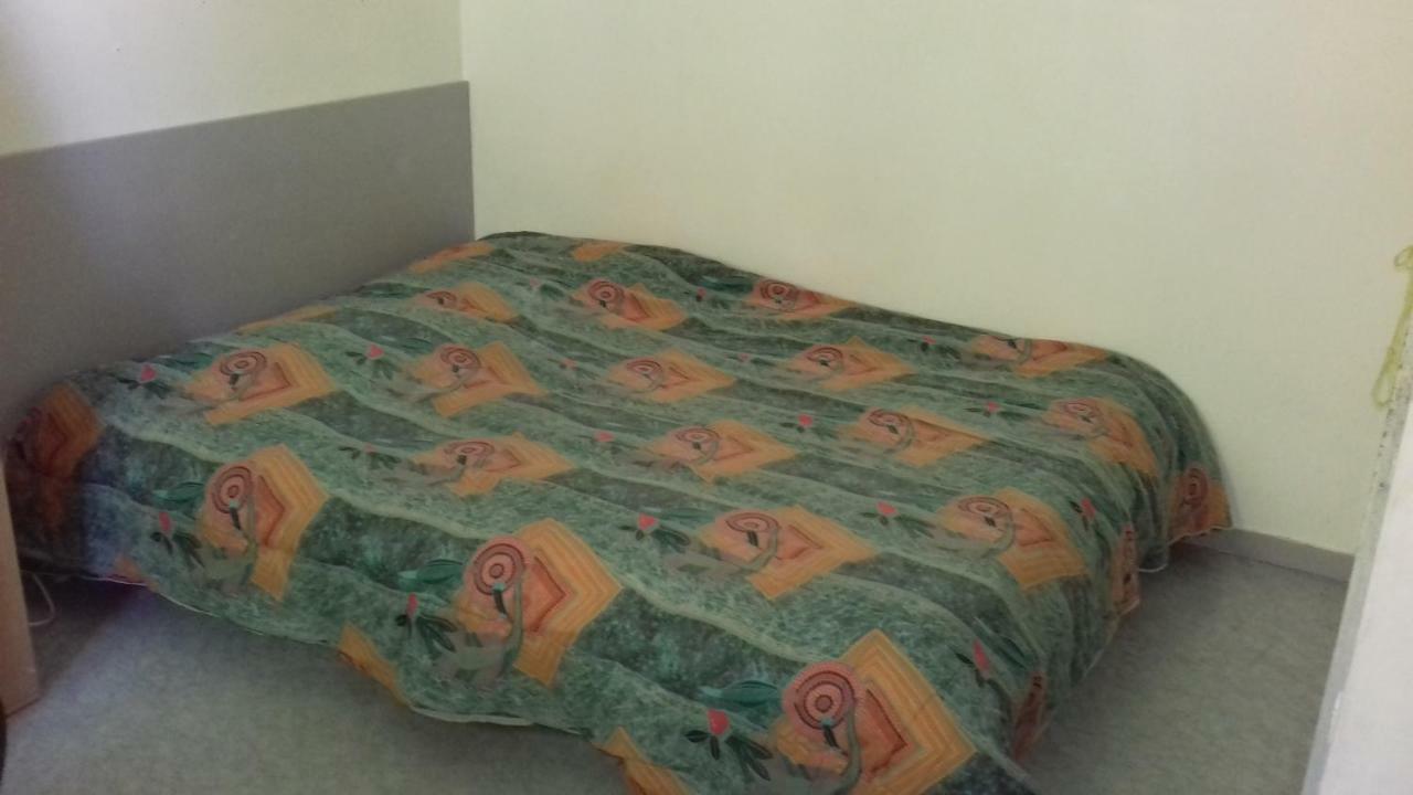 Chambre D'Hote Le Pin La Tour-du-Pin Eksteriør bilde